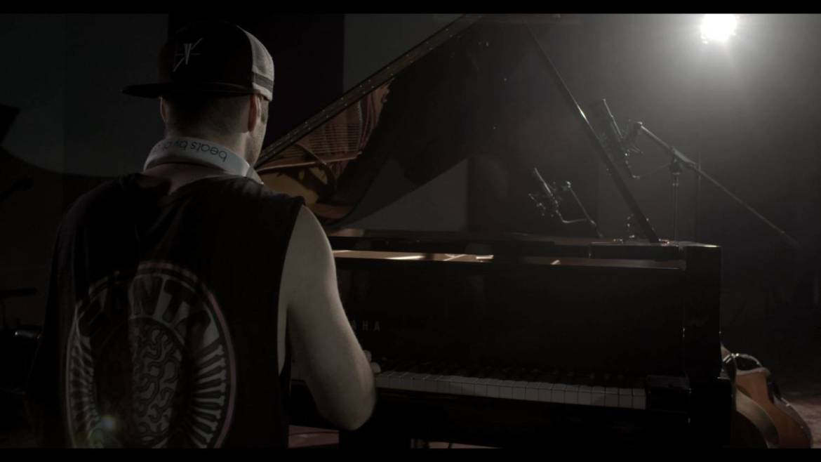 cropped-Ant-Piano.jpg